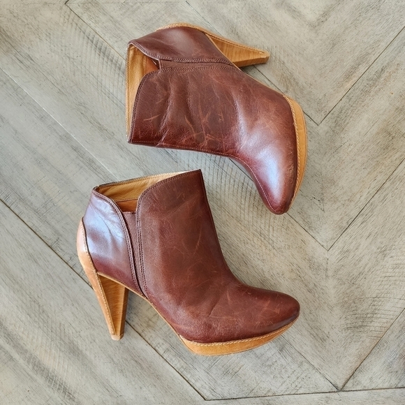 Fossil Shoes - Fossil Leather Ankle Boots